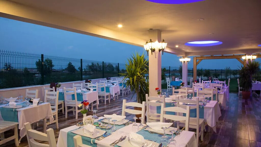 Water Side Resort & Spa 